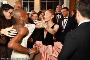 JUST IN: Fears for Ariana Grande as disturbing image emerges of star looking painfully thin - 'it's sad to watch it happen.' Ariana Grande is exposed why she looks unhealthy. In recent photograph of her signing autographs at the BAFTAs had fans calling her “scarily skinny” and “terribly thin and Addicted to....”see more